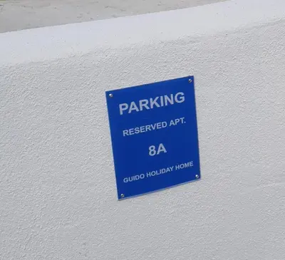 Certificato, attestato, insegna o altro documento esposto da Guido Holiday Home - Torre di Barì