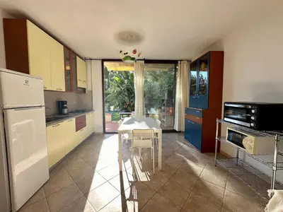 Cucina o angolo cottura di Palm house - seaside vacation home!