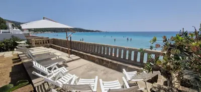 Paesaggio naturale nelle vicinanze della villa