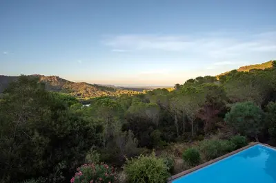 Paesaggio naturale nelle vicinanze della villa