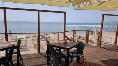 Vista generica sul mare o vista sul mare dall'interno della casa vacanze