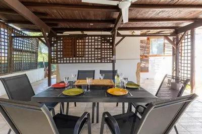 Bevande di Villa con Giardino - Accesso Diretto alla Spiaggia Giunco