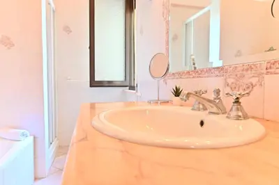 Bagno di IzzHome BiHappy