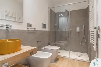 Bagno di Domus Carolina - Stylish living in the soul of Cagliari