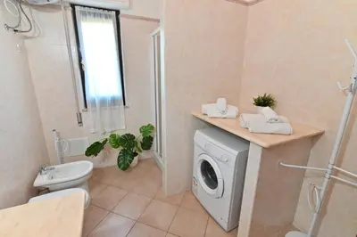 Bagno di IzzHome TriHappy