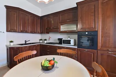 Cucina o angolo cottura di IzzHome TriHappy