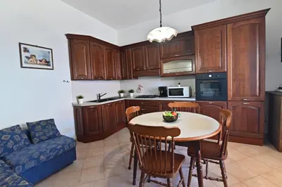 Cucina o angolo cottura di IzzHome TriHappy