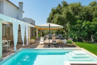 Piscina di Nido sul Mare o nelle vicinanze
