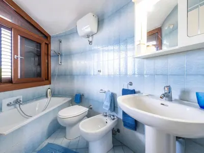 Bagno di Villa Villa Al Mare by Interhome