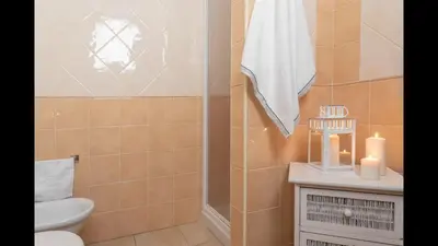 Bagno di Stylish Residence Le Fontane 1 bedroom Apartment sleeps 4 person-No6887