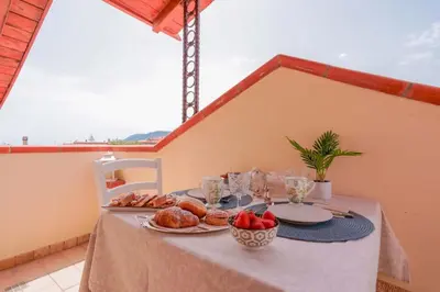 Cibo presso la stanza in casa privata o nelle vicinanze