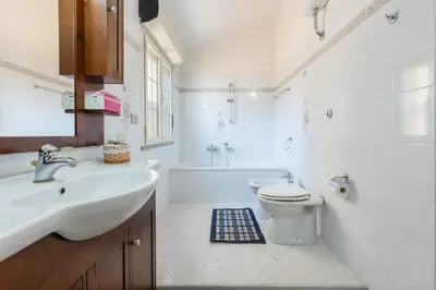 Bagno di GuestHost - La Casa di Gianna
