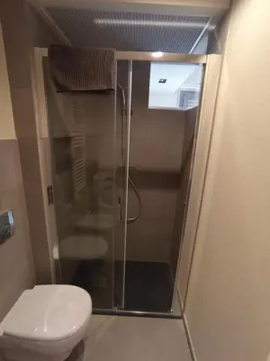 Bagno di Monolocale in centro vicino al parco Monte Urpinu