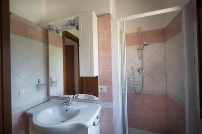 Bagno di Appartamento Panoramico Vista Mare e Montagna