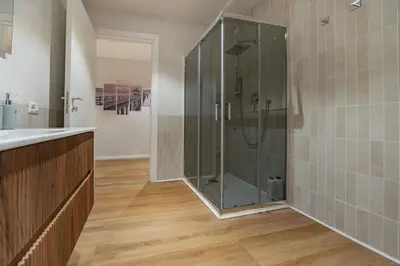 Bagno di Moon house