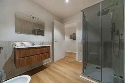 Bagno di Moon house