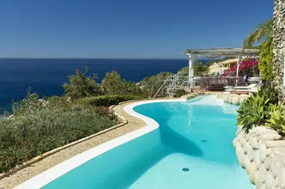 Piscina di Villa Orchidea o nelle vicinanze