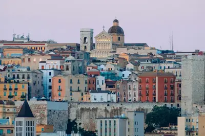 Vista generica su Cagliari o vista sulla città dall'interno dell'affittacamere
