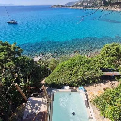 Paesaggio naturale nelle vicinanze della villa