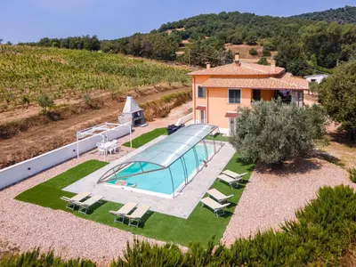 Piscina di Terre del Mandrolisai o nelle vicinanze