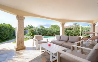 Piscina di Cozy Home In Costa Rei o nelle vicinanze
