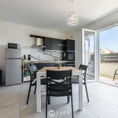 Modern 2BR Retreat in Pula - Bright & Quiet