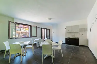 Cucina o angolo cottura di White Lion SURF & MINE GUESTHOUSE