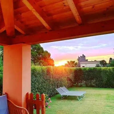 Alba o tramonto visti dall'interno del bed & breakfast o dai dintorni