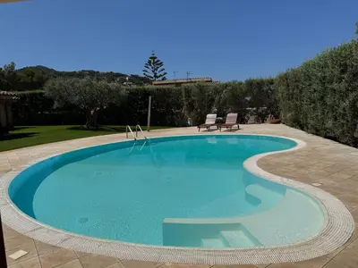 Piscina di Villa Calicanto in esclusiva o nelle vicinanze