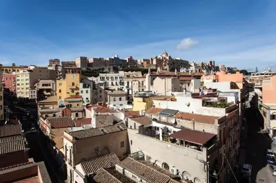 Vista generica su Cagliari o vista sulla città dall'interno dell'affittacamere