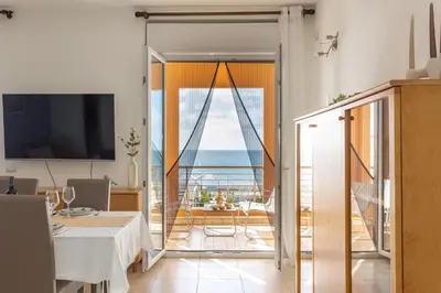 TV o dispositivi per l'intrattenimento presso Unicorn House - Stunning sea view with pool