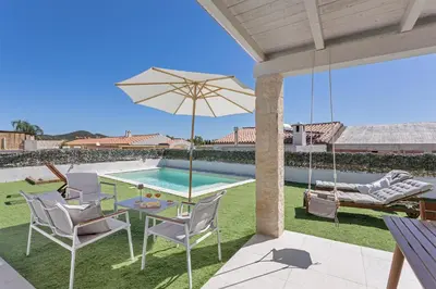 Piscina di Villa Aurora o nelle vicinanze