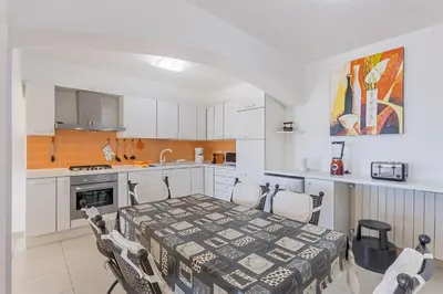Cucina o angolo cottura di Villa Paolo con piscina privata