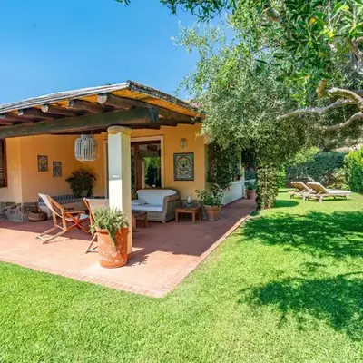 Villa Ulivo - Spiaggia di Porto Giunco a piedi