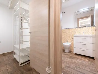 Bagno di Cosmopolitan Retreat