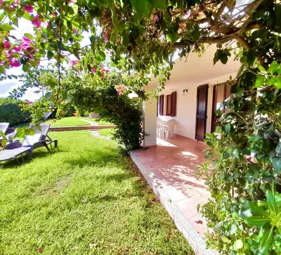 Giardino di Villa Brezza in Costa Rei just 300 mt from the sea