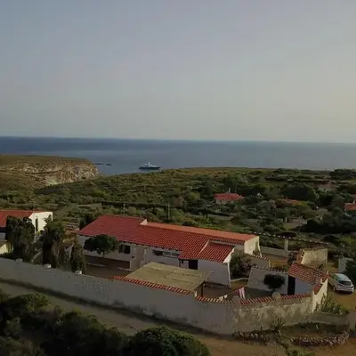 Hilltop Sardinian villa - 350m from a wild cove