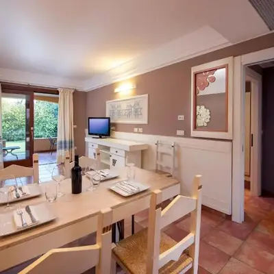 Idyllic Lantana resort 2 Bedroom Apartment Sleep 7