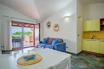 Cucina o angolo cottura di Waves Apartment, only 250m from the sea