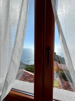Vista generica sul mare o vista sul mare dall'interno della casa vacanze