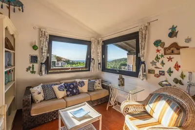 Area soggiorno di Zenith villa within walking distance of the sea