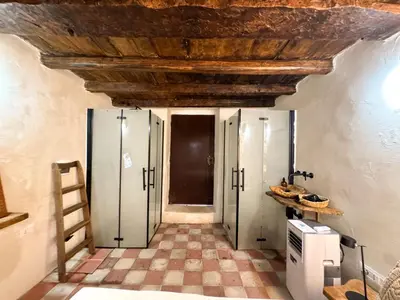 Cucina o angolo cottura di Kalma Elephant Tower Guardians House - Historic Stay at Old Town