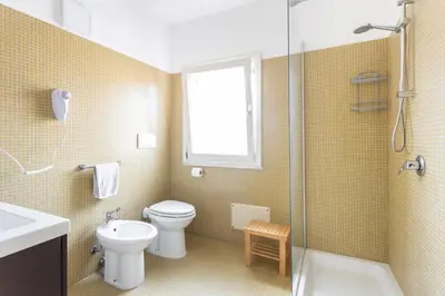 Bagno di Attico Eleonora- Terrazza & parcheggio in centro