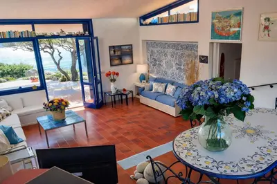 Area soggiorno di Villa Il Gabbiano a few minutes walk from the sea