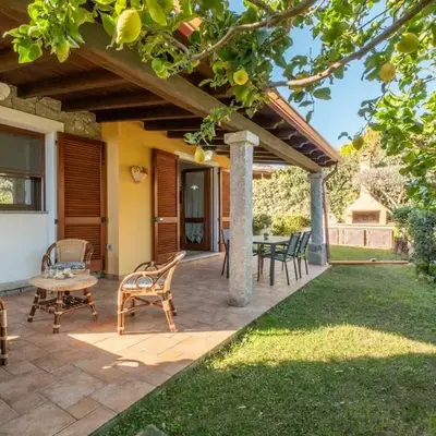 Villa in Residence a 5 minuti dal mare e centro paese- Privacy e relax