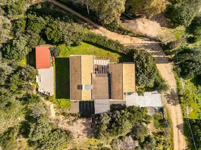 Paesaggio naturale nelle vicinanze della villa