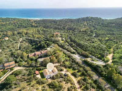 Paesaggio naturale nelle vicinanze della villa