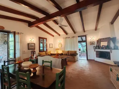 Cucina o angolo cottura di Charming Cottage near Pula with Private Garden
