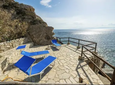 Paesaggio naturale nelle vicinanze della villa
