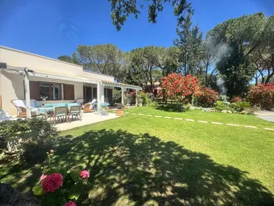 Giardino di Villa Maya with Garden 1000m to 300m from the sea in PULA